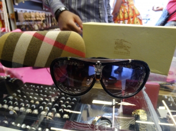  Lunette de soleil Burberry
