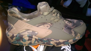  NIKE AIR HUARASHE MILLITAIRE 