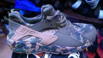  NIKE AIR HUARASHE MILLITAIRE 