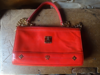  Sac en cuir rouge