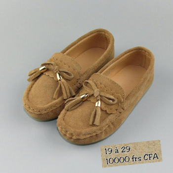  Mokassin din 2 ponpons