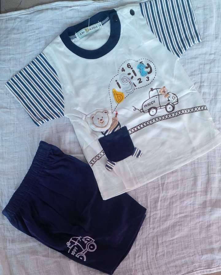  vêtement pour enfant