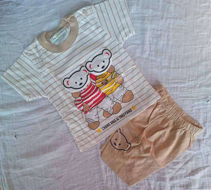  vêtement pour enfant