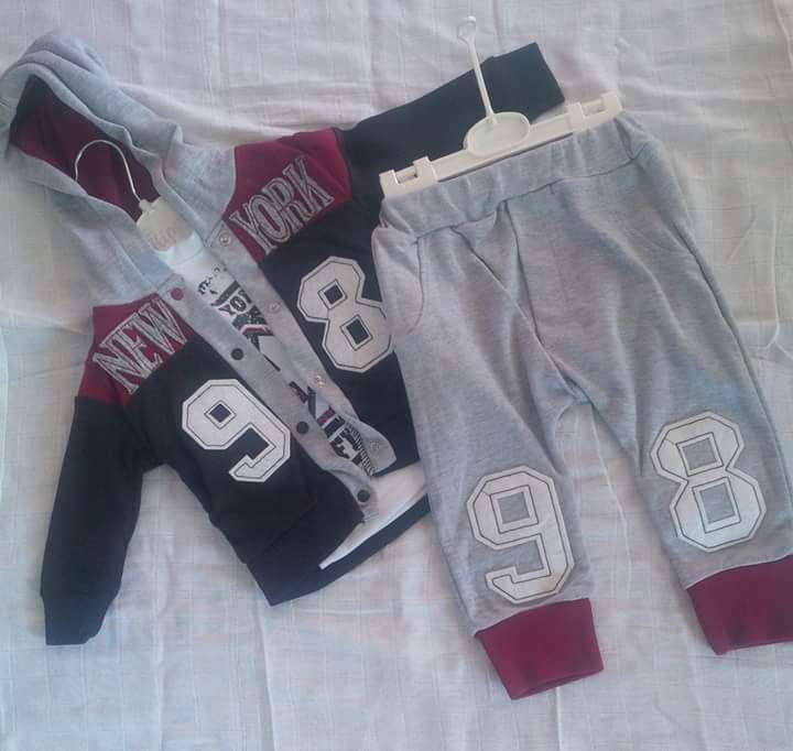  vêtement pour enfant