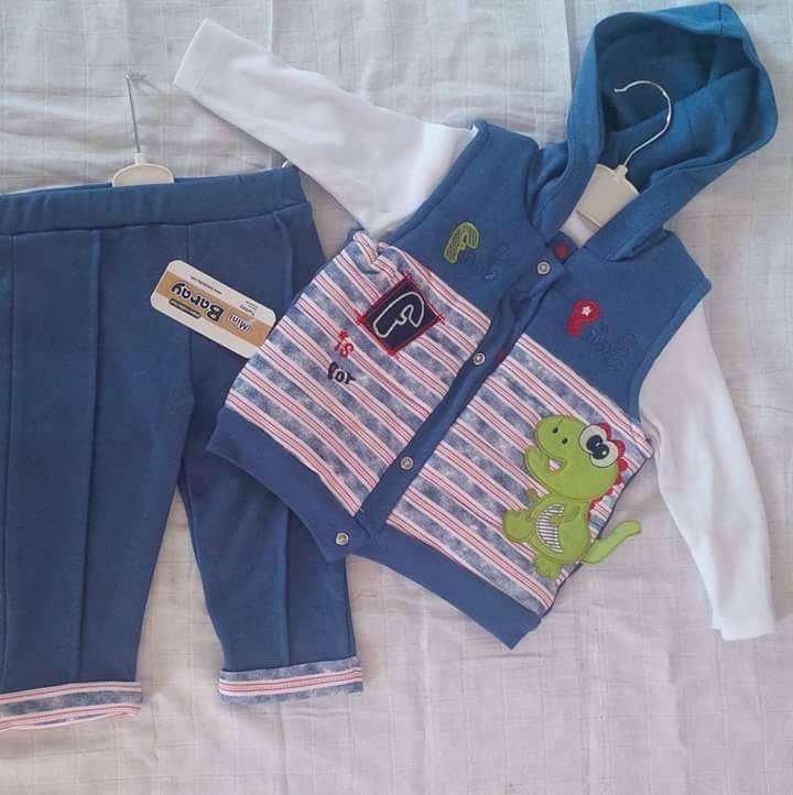  vêtement pour enfant