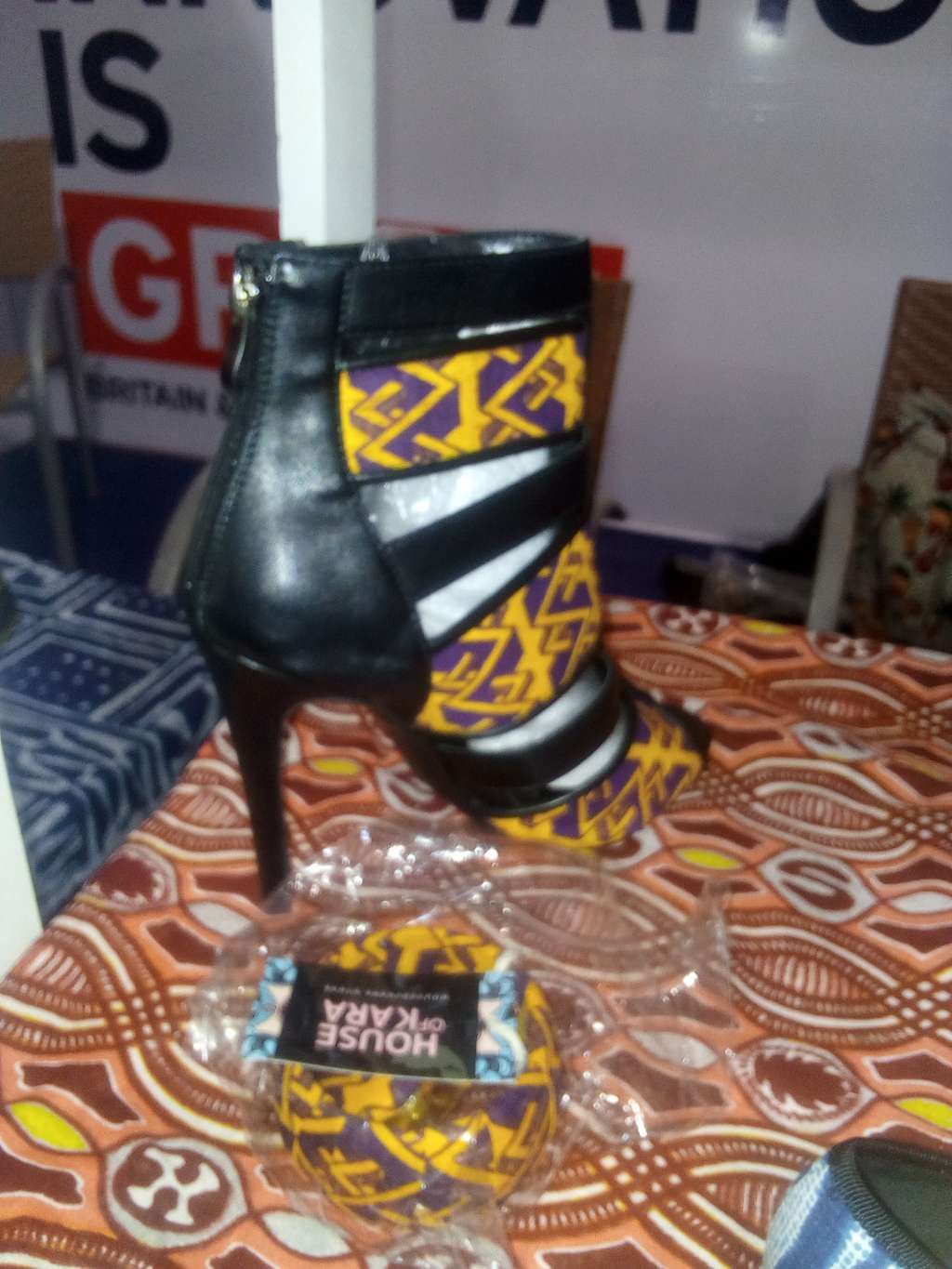  Chaussures, accessoires