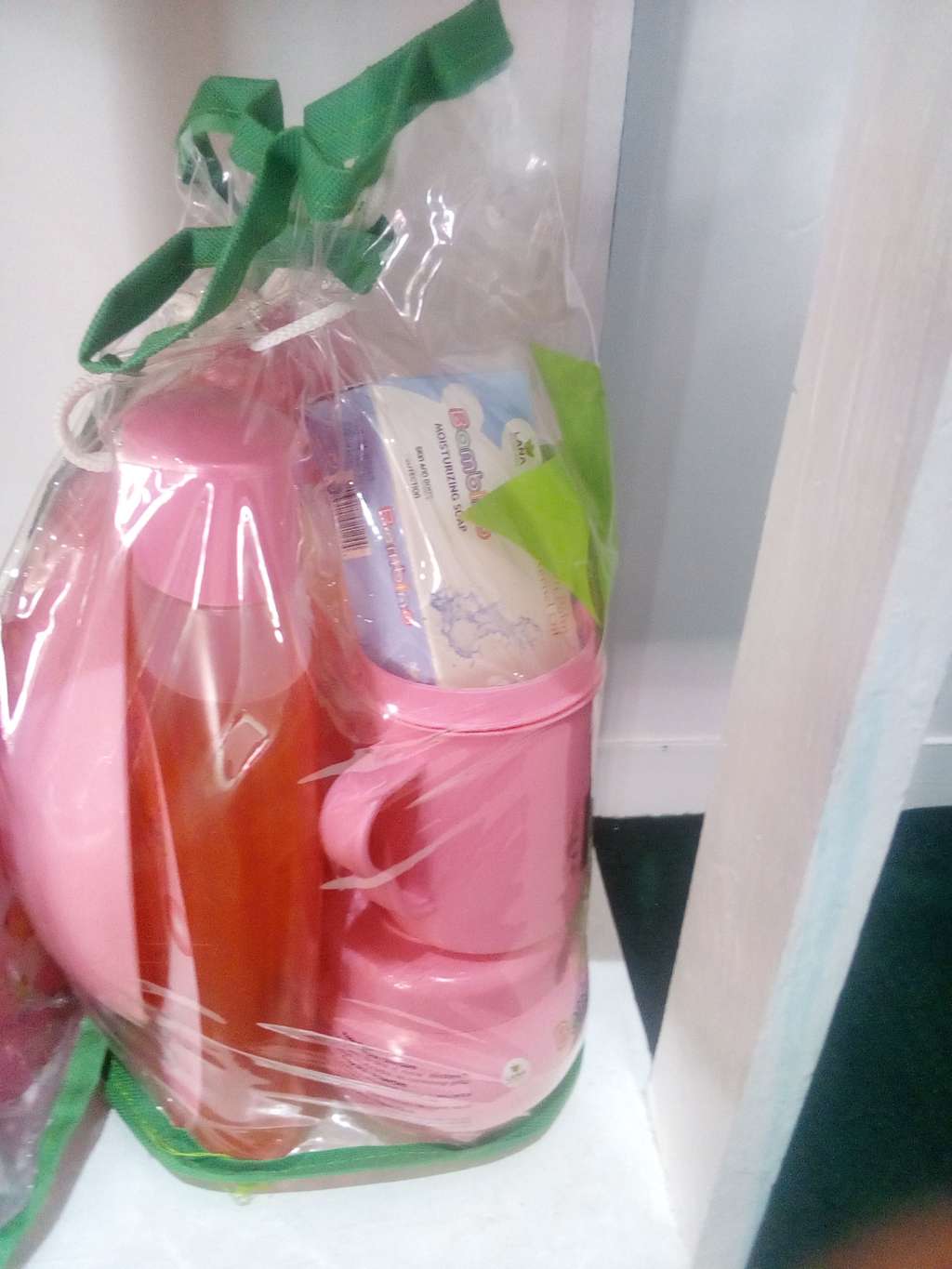  Lait anti - vergetures, package Bebe, eau de cologne   