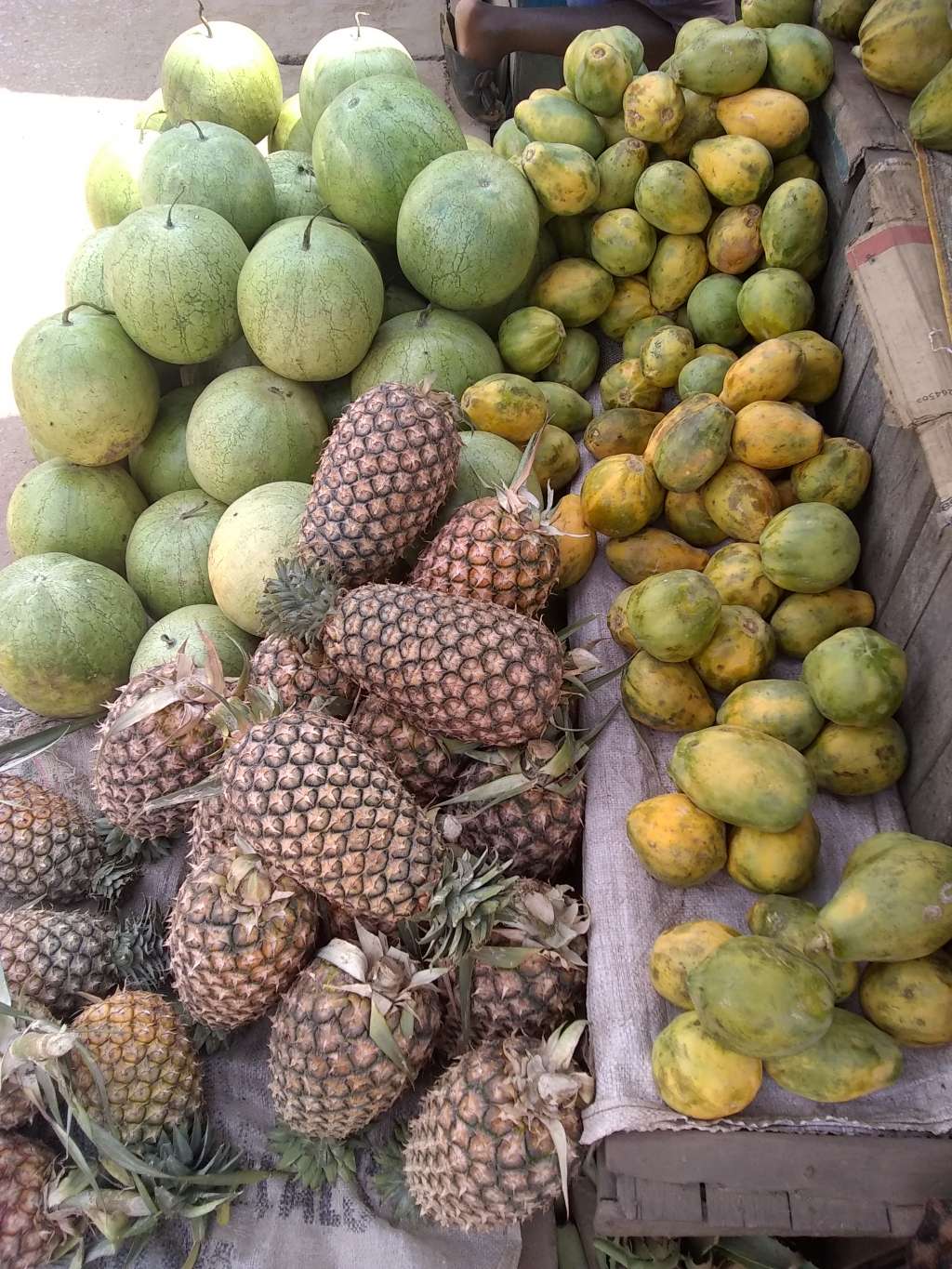  Ananas, pastèques, papayes, 