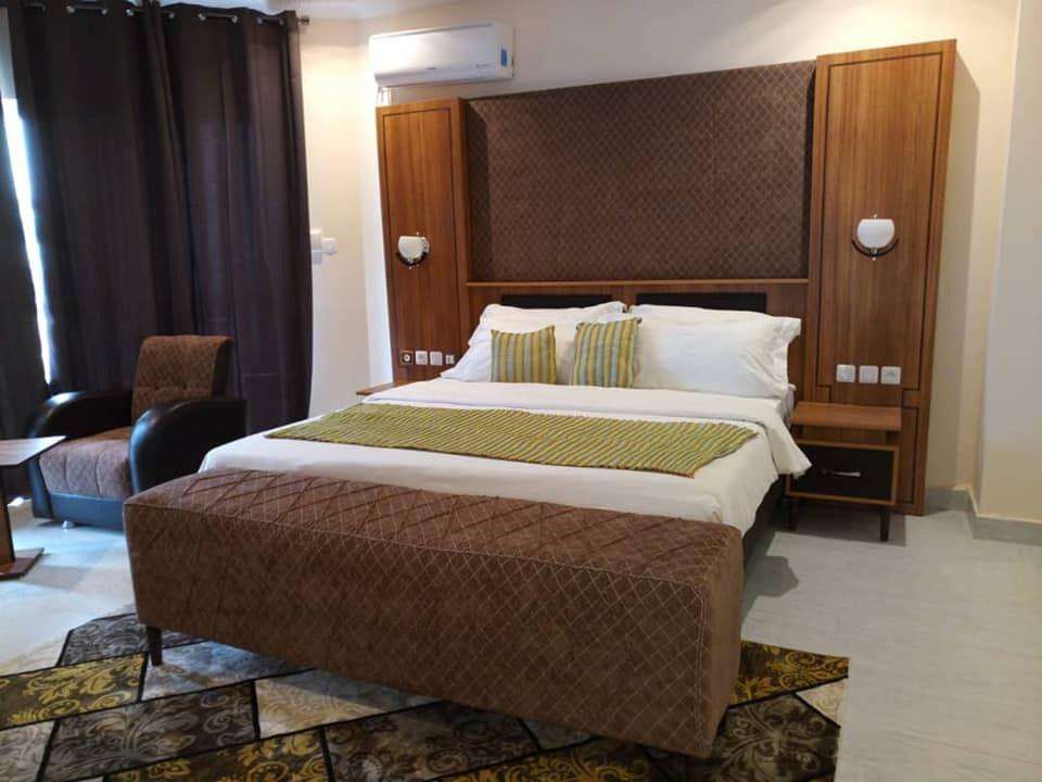  Matelas orthopédiques, matelas polyplexes, matelas ordinaires