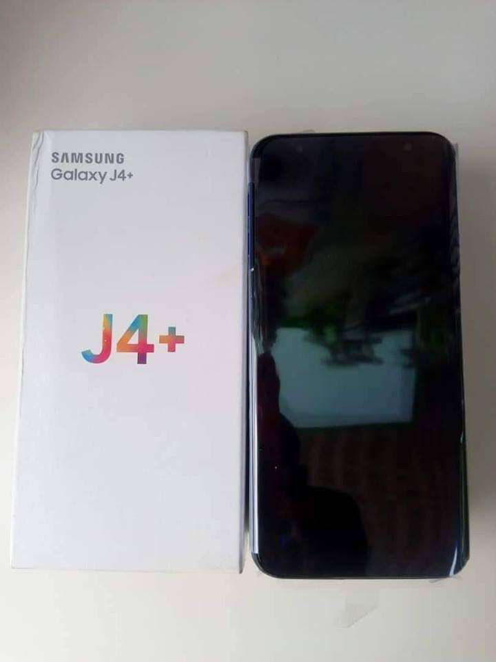  Samsung Galaxy J4 +