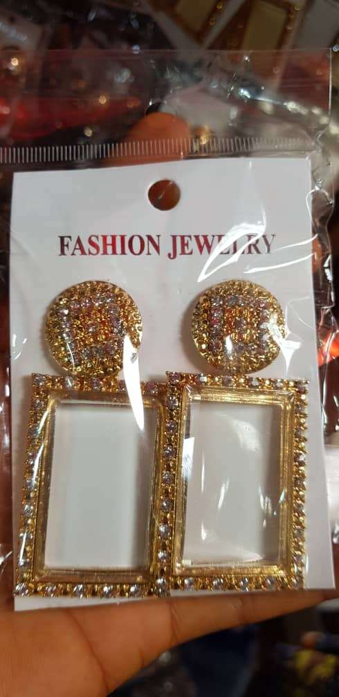  Boucle d'oreilles