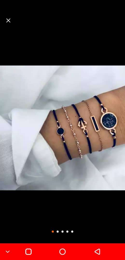  Bracelet