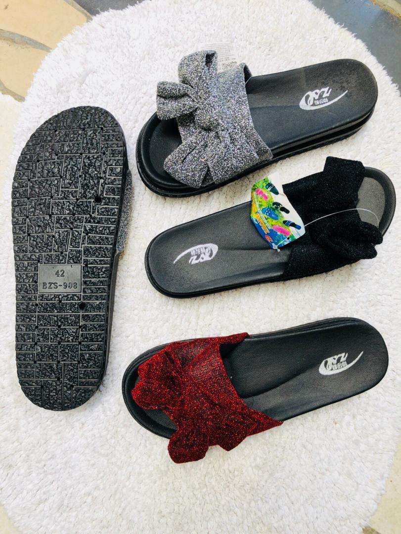  Sandales