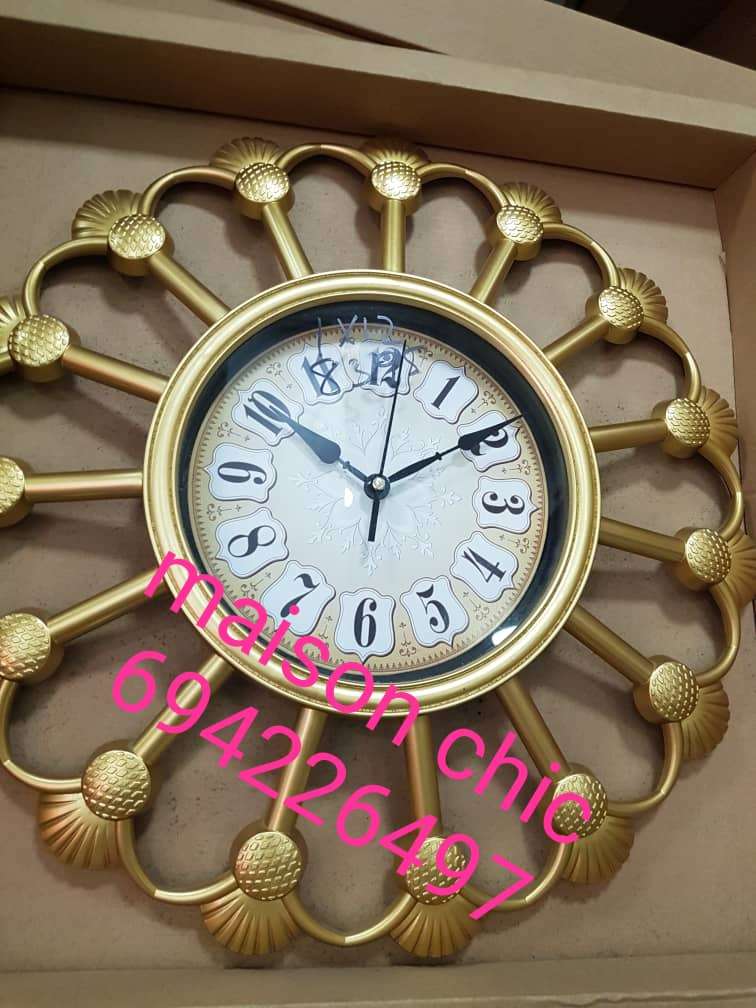 Montre murale 