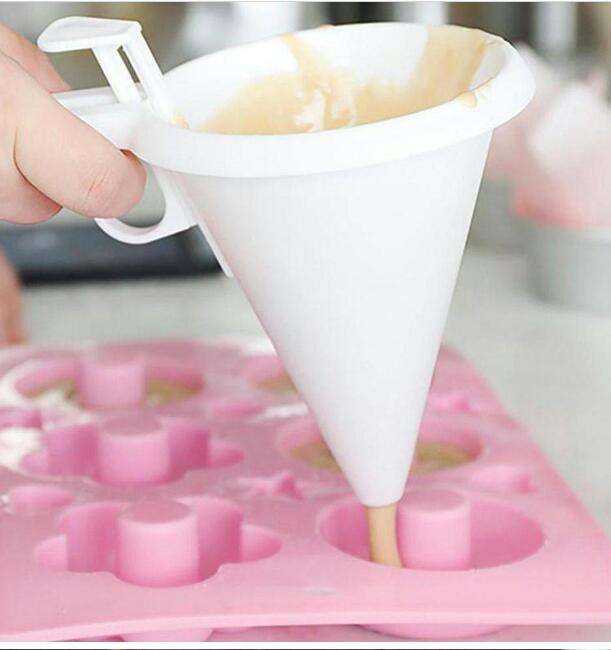  Distributeur de patte à gâteaux