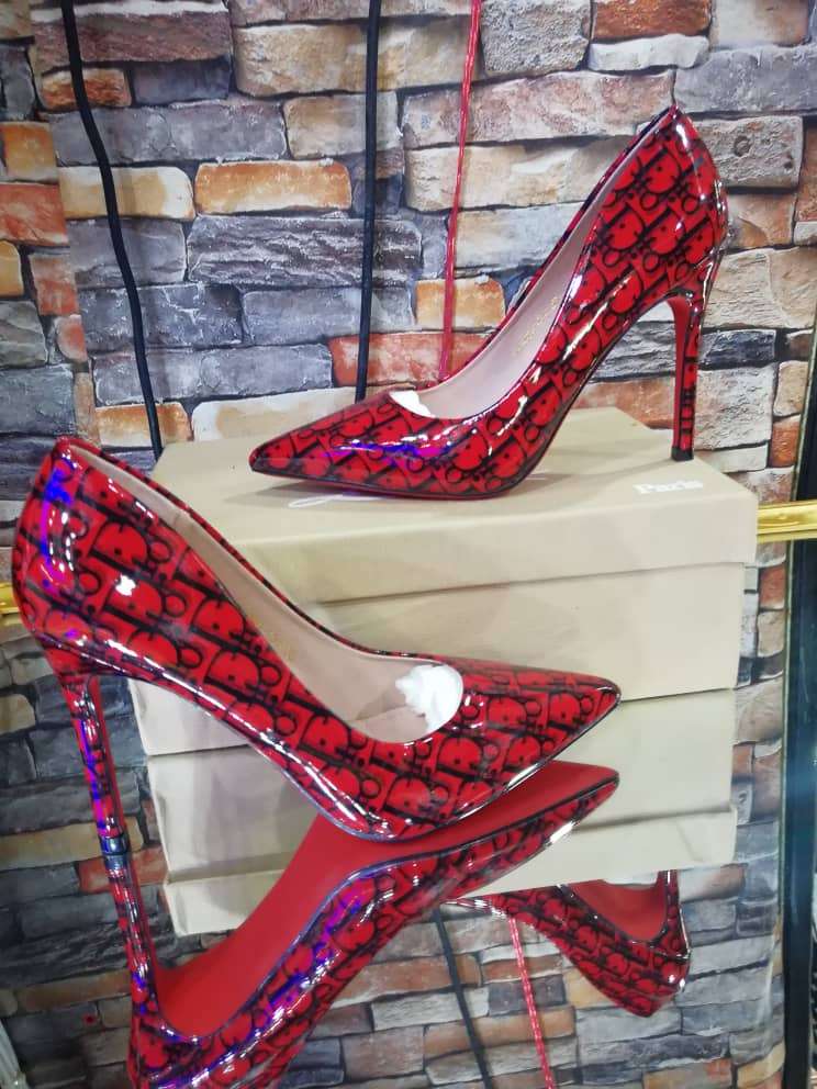  Chaussure femme .(escarpins) 