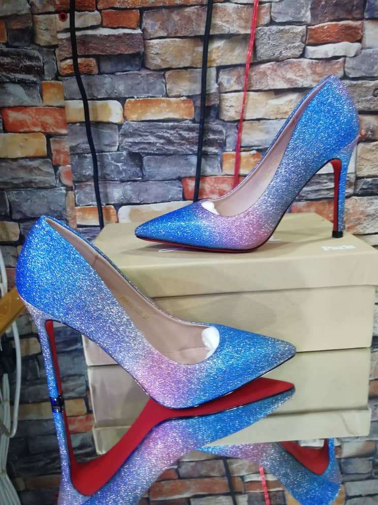  Chaussure femme .(escarpins) 