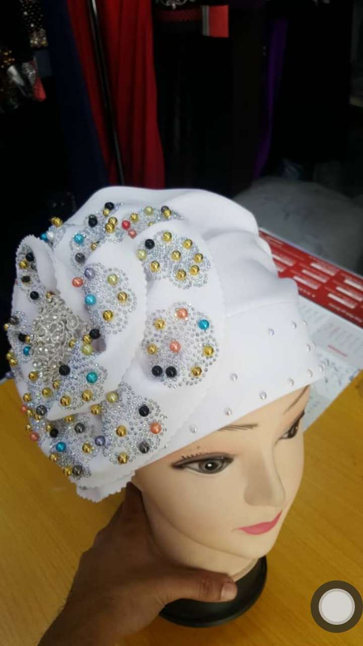  Chapeau cérémonial 