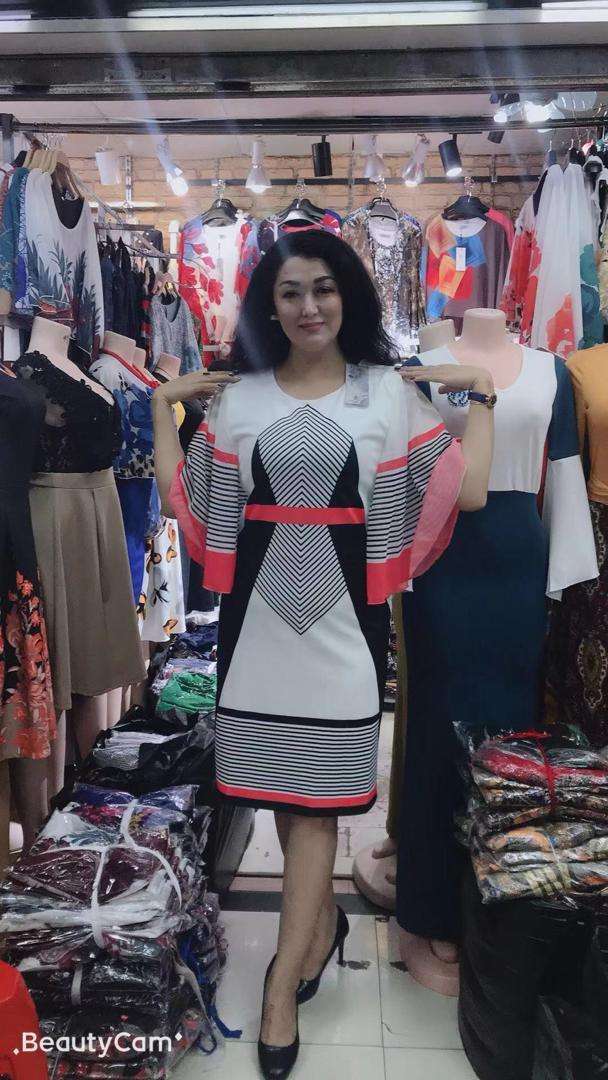  Robe dame disponible en couleur bordeau et jaune