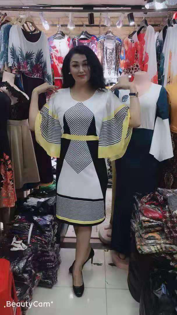  Robe dame disponible en couleur bordeau et jaune