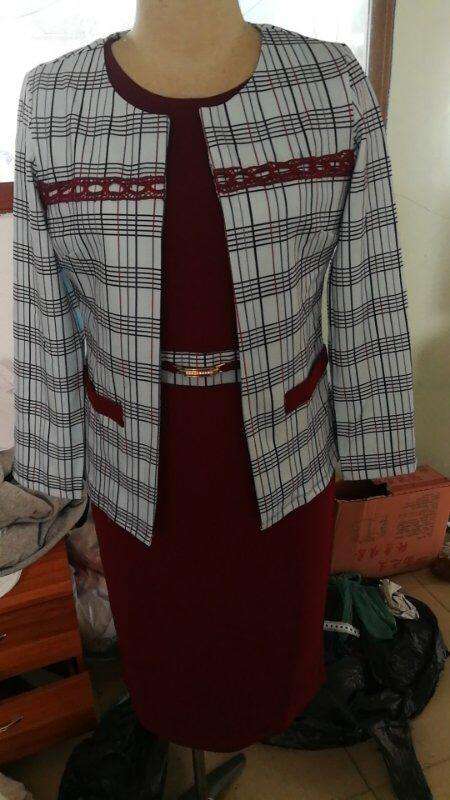  Ensemble dame taille( M à 4xl). Couleur bord et vert