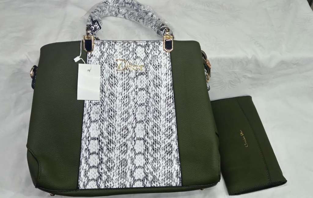  Vente des sacs à main très chic