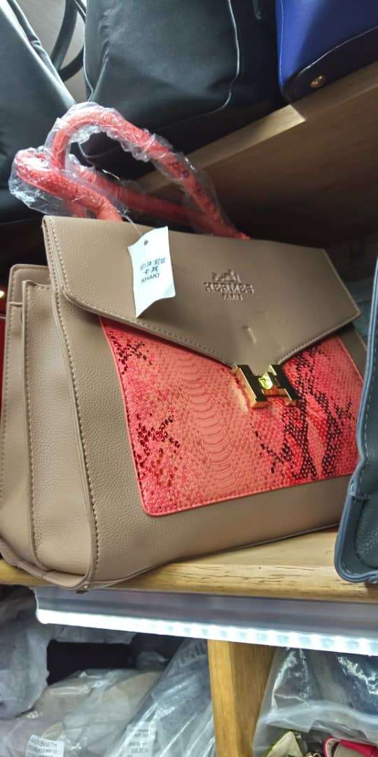  Vente des sacs à main très chic