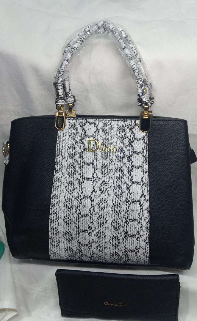  Vente des sacs à main très chic