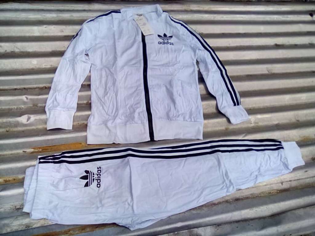  ensemble jogging Adidas 