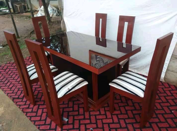  Sale à mangé complète 