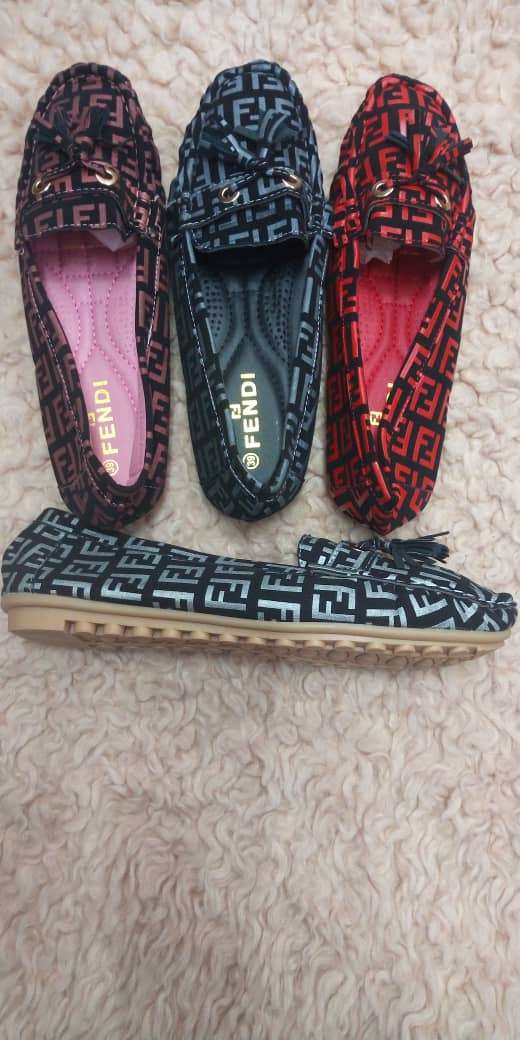 Mocassins
