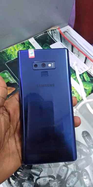  Samsung Galaxy note 9, 128Gb storage, 6Gb ram  