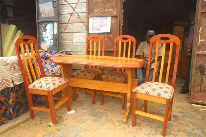  Salle à  mangé 4 place