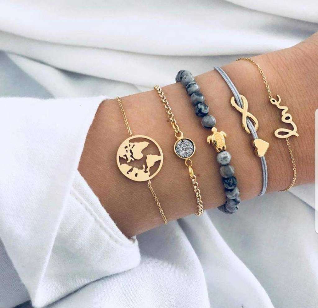  Bracelets