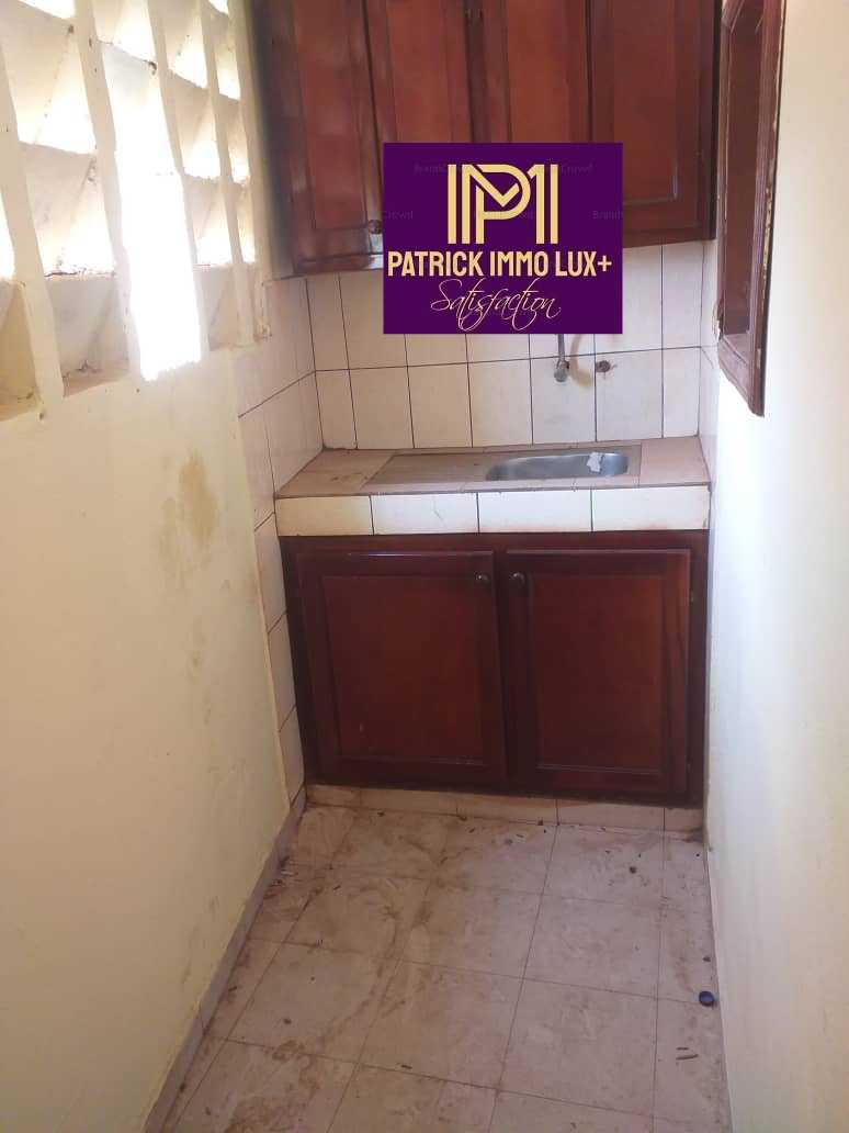  Appartement à louer à Emana