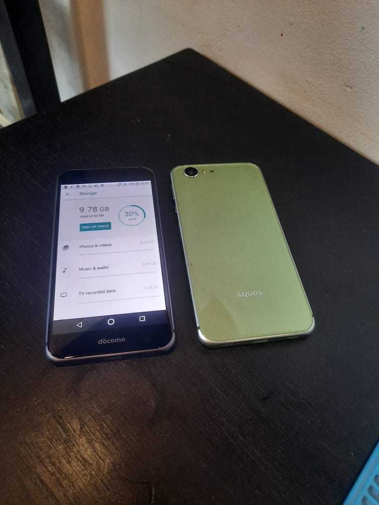  Sharp Acquos ( waterproof)