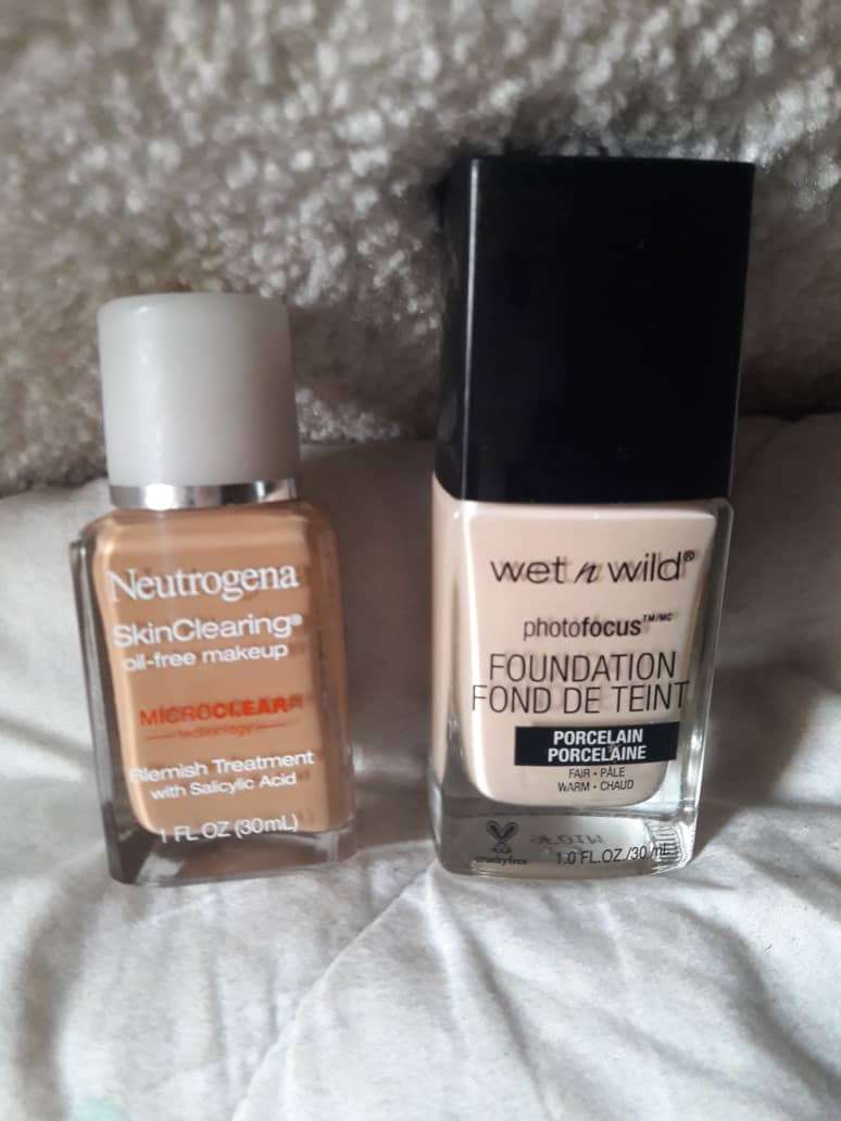  Fonds de Teint à longue tenue Wet It Wild et Neutrogena