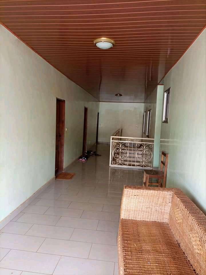 Vaste chambre ultra moderne a louer dans la zone du Ron point express