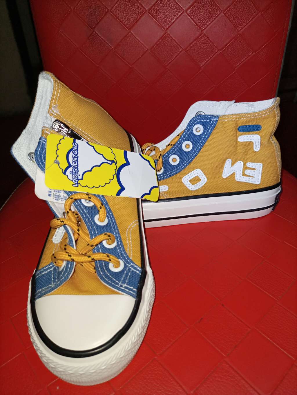  Les chaussures pour enfants et adultes