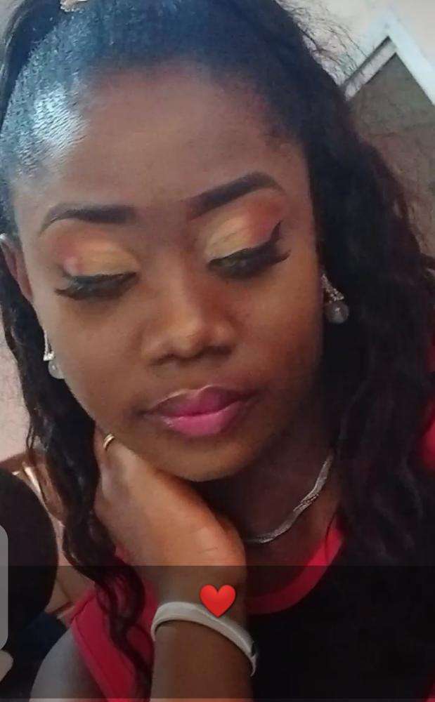  Produits et services (Onglerie, make-up...)