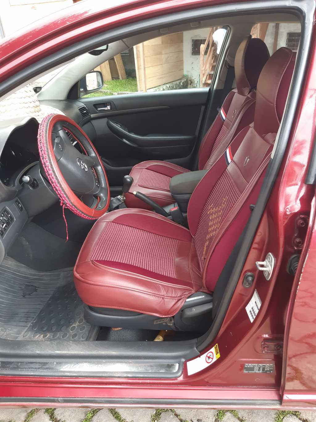 TOYOTA AVENSIS TÊTE DE COCHON OCCASION D'EUROPE 