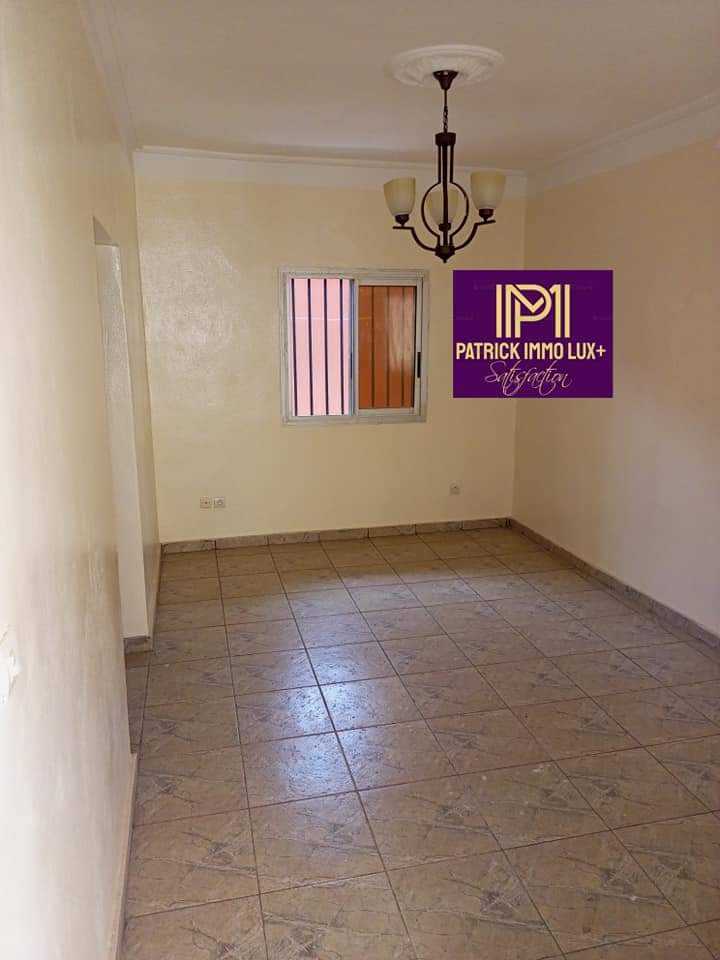  Studio Moderne à louer à Ngousso