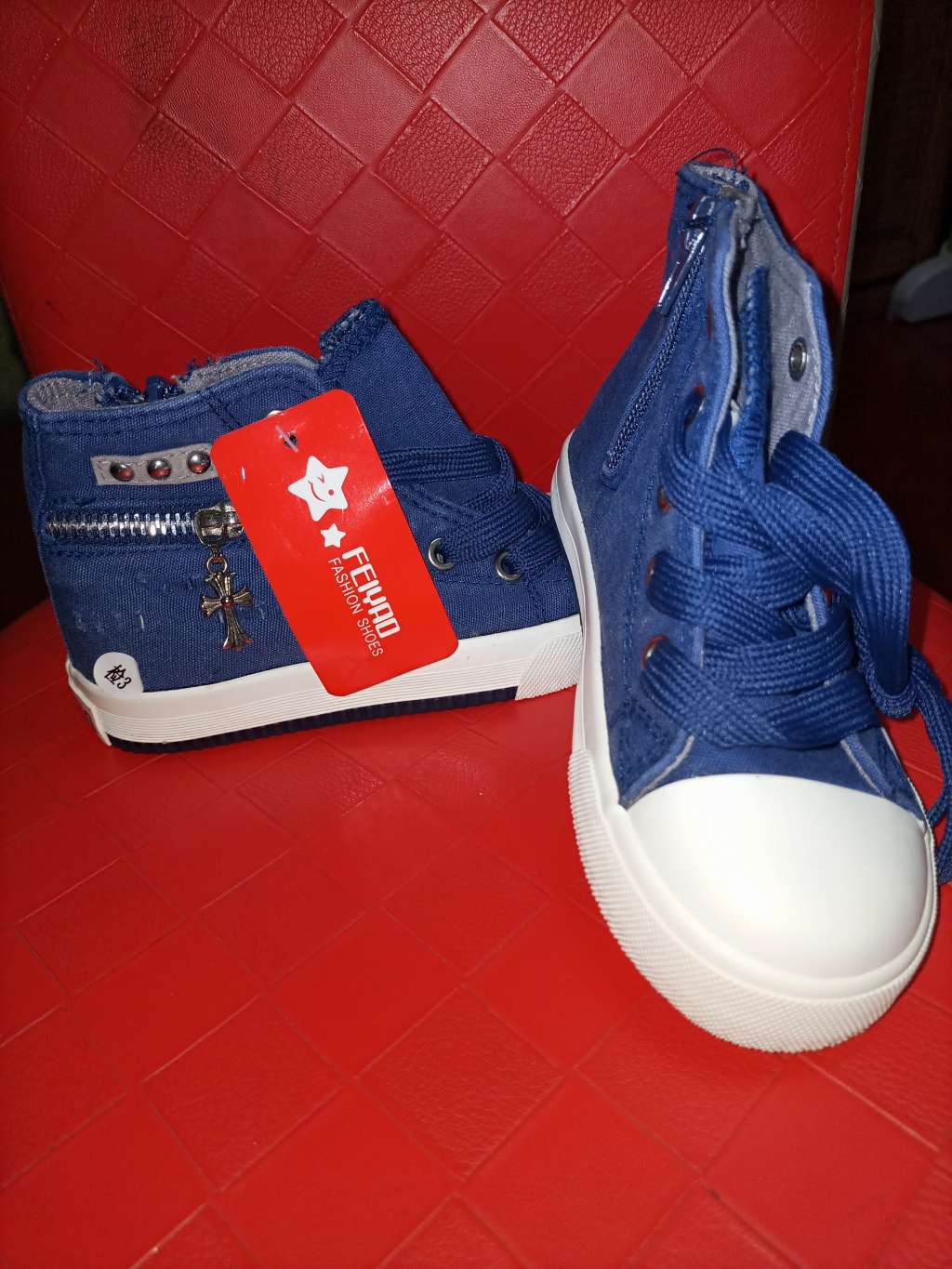  Les chaussures pour enfants et adultes