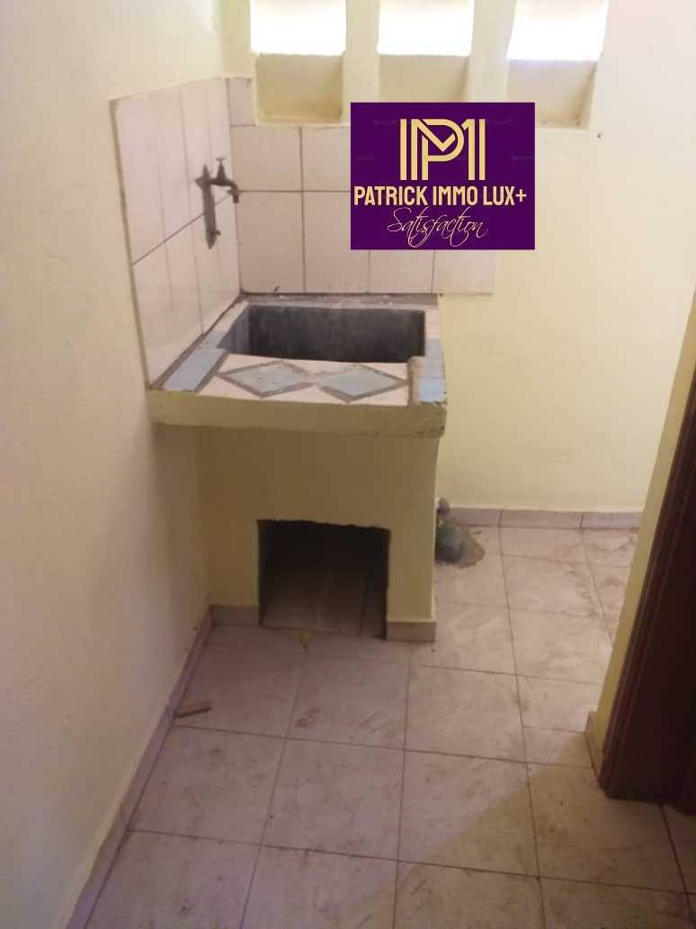  Appartement à louer à Emana