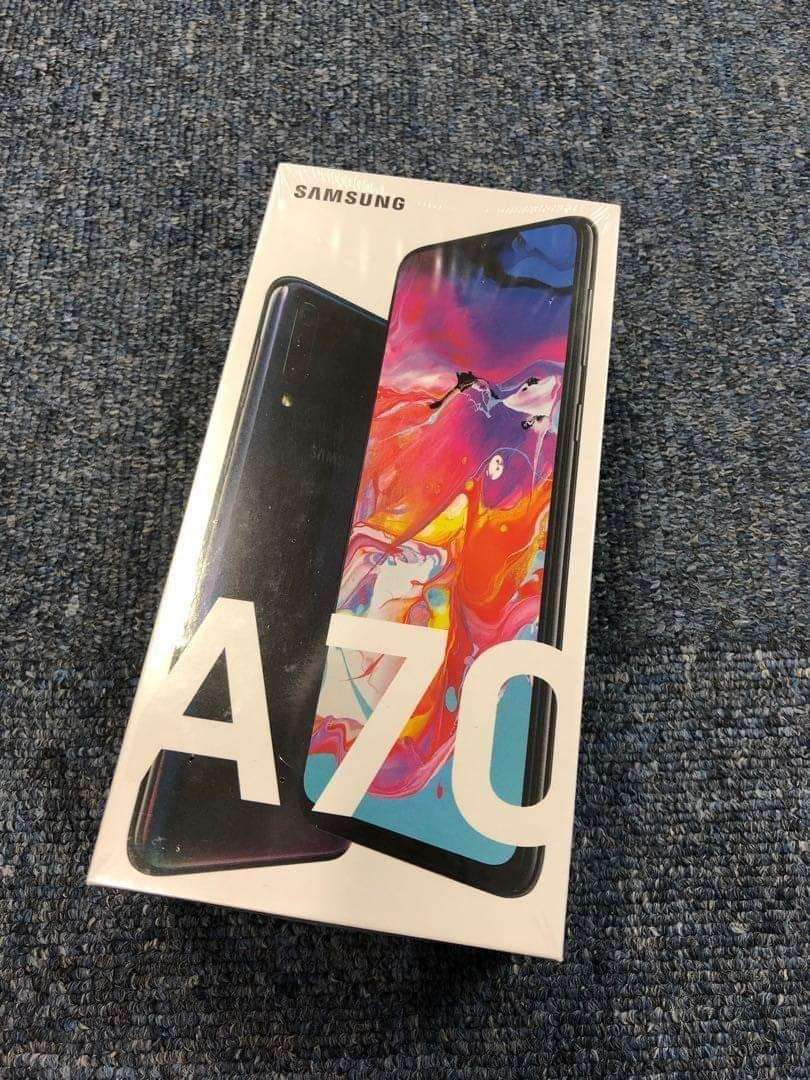  Galaxy A 70 128 GB. 