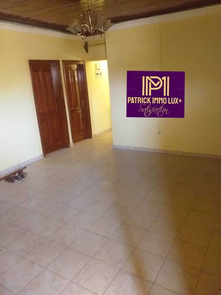  Appartement à louer à Emana