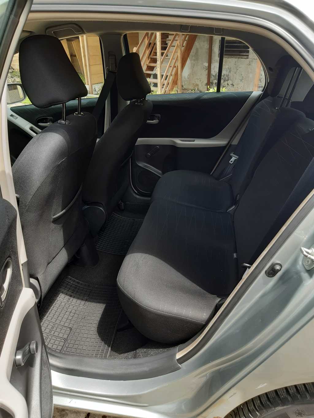  TOYOTA YARIS 2010