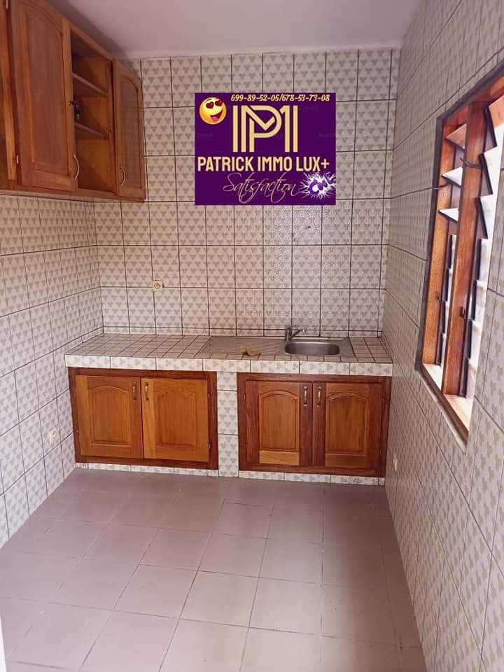  Studio Moderne à louer à Ngousso