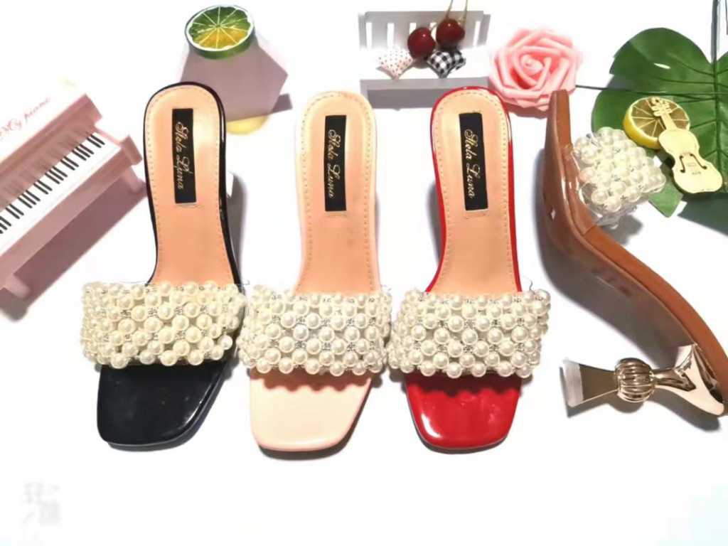  Des chaussures mixtes 