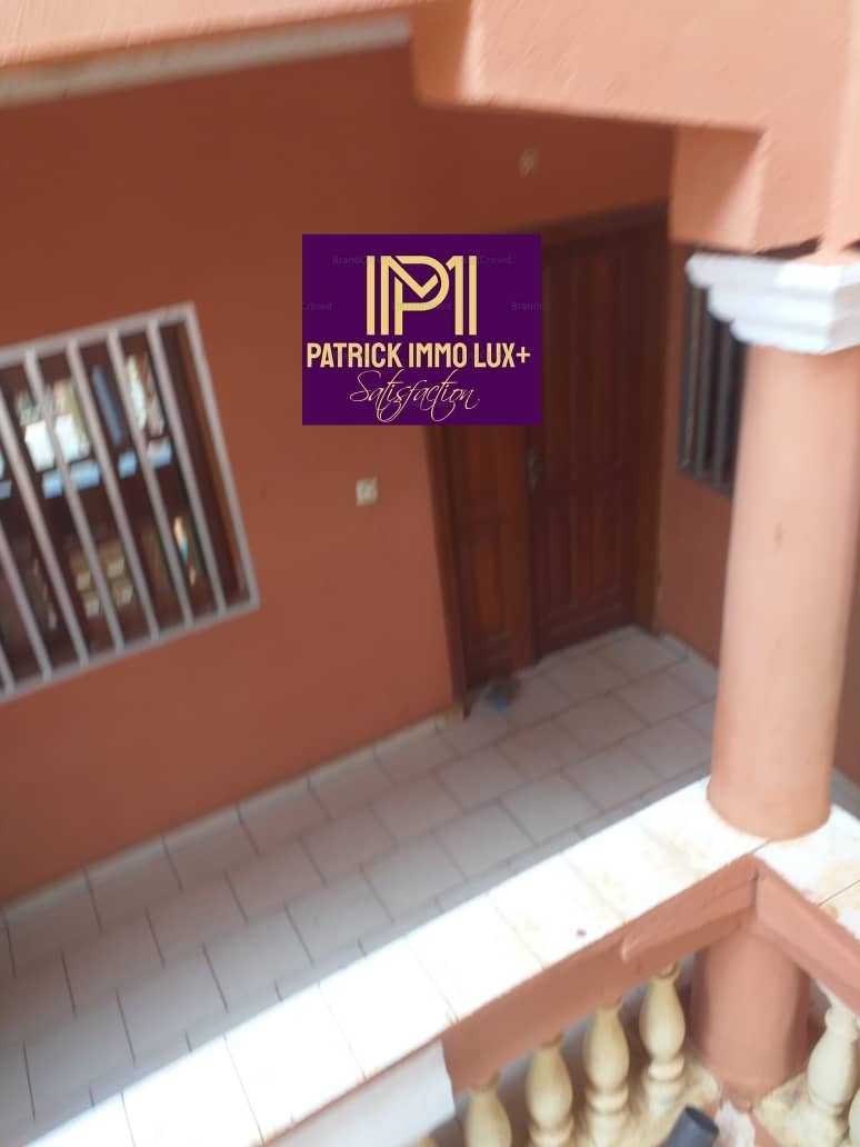  Appartement à louer à Emana